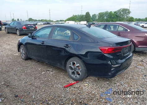 2019 Kia Forte Lxs z USA, uszkodzony, nr VIN 3KPF24AD7KE137461